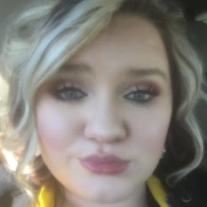 Meet your Posher, Leanna